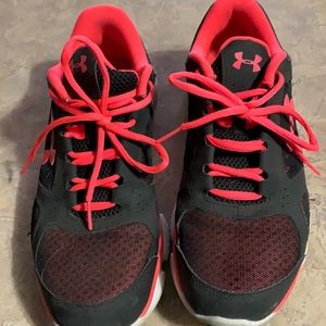 Under Armour women’s size 10 gym shoes